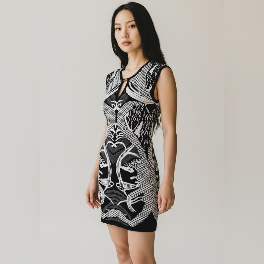 Bebe Wow Couture Black White Jacquard Knit Bodycon Sweater Dress Keyhole Small